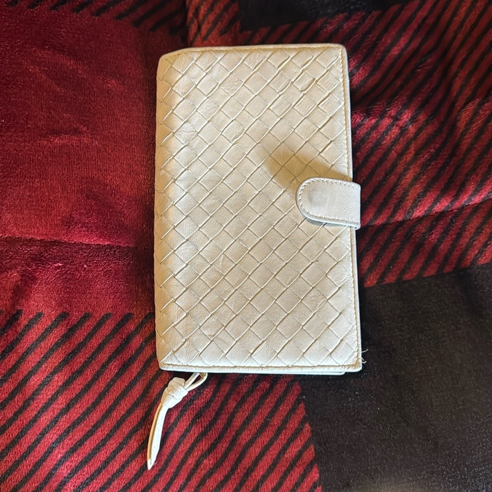 Bottega Veneta white leather wallet with care card